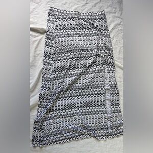 Long skirt with leg slit